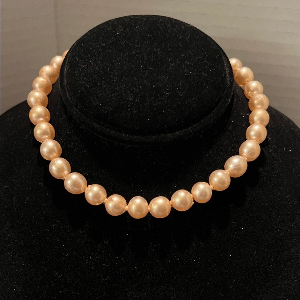 Elegant Pearl Choker Necklace